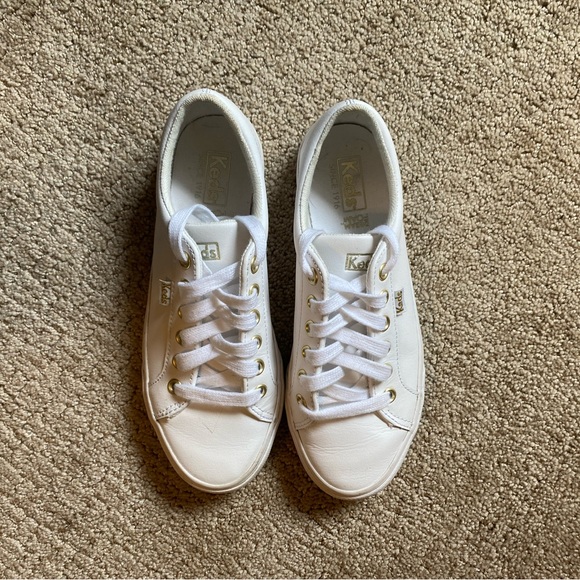 Ked’s jumpkick white sneaker! Size 6.5 - Picture 2 of 4